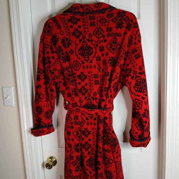 Vintage Eddie Bauer Woman's Red and Black Patterned Robe Size Large - Picture 8 of 9